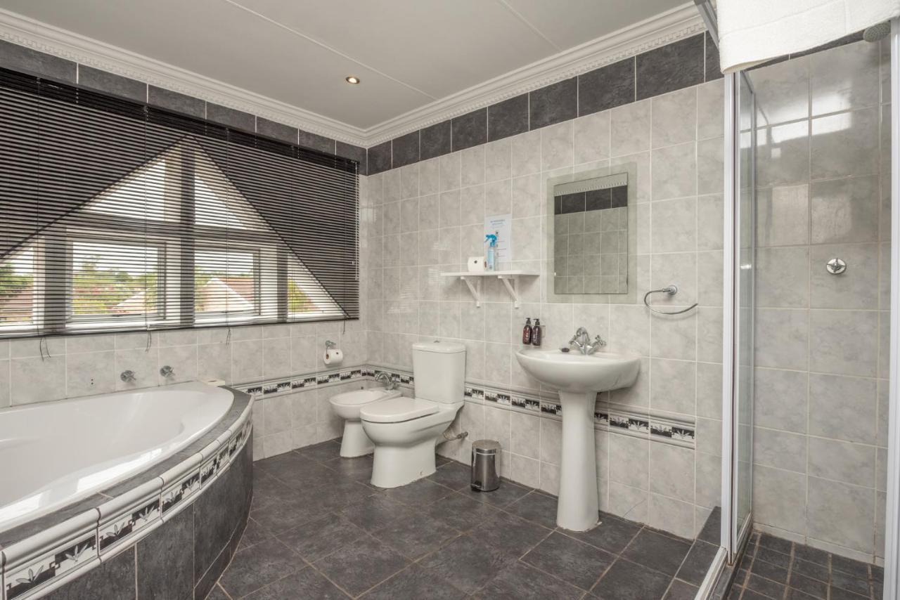Millard Crescent Guest House Port Elizabeth Ngoại thất bức ảnh